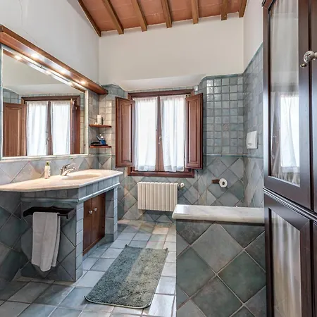 Certopiano Con Piscina * Capraia e Limite