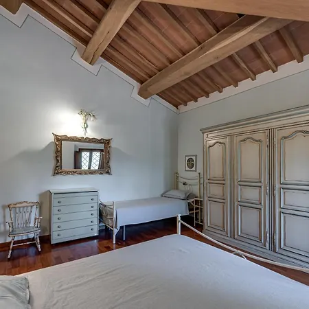 Certopiano Con Piscina