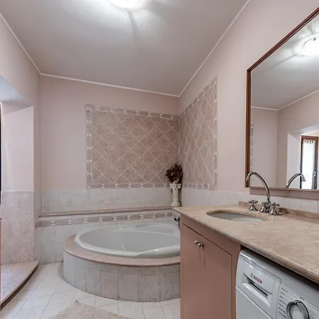 Certopiano Con Piscina Holiday home *